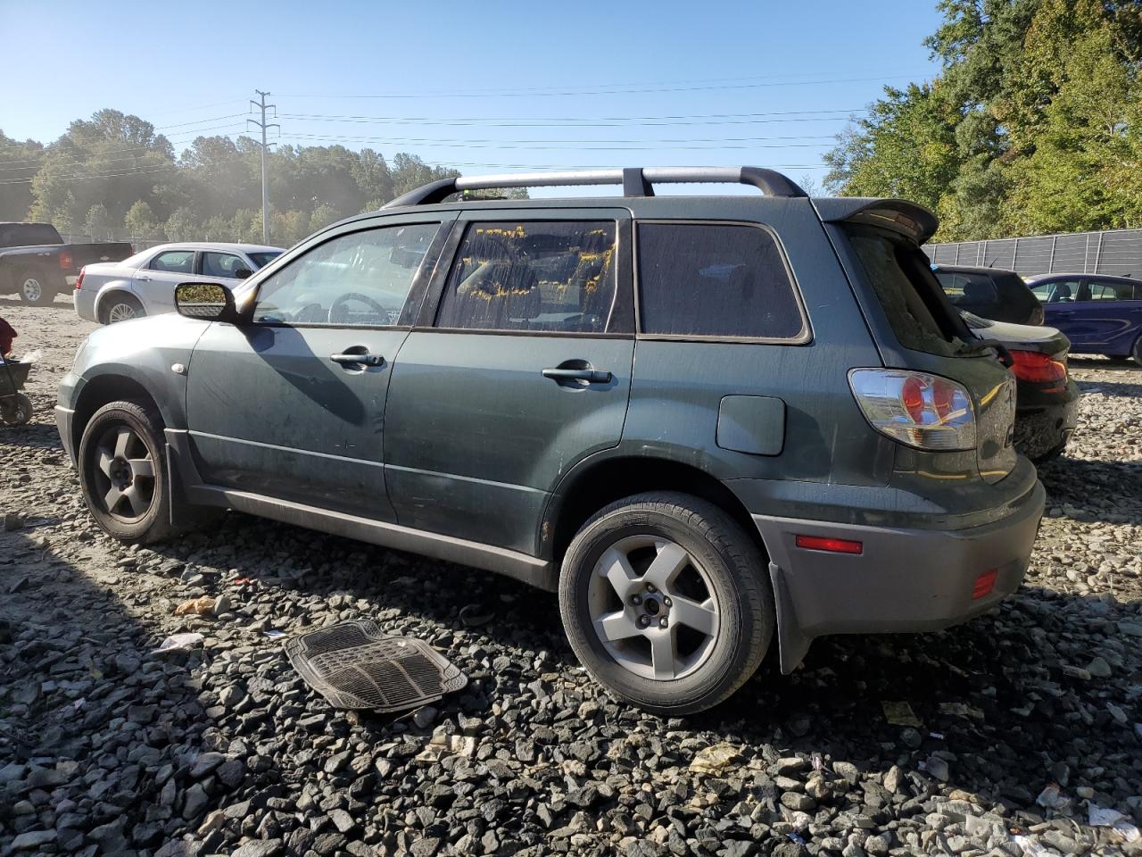 2003 Mitsubishi Outlander - Image 2