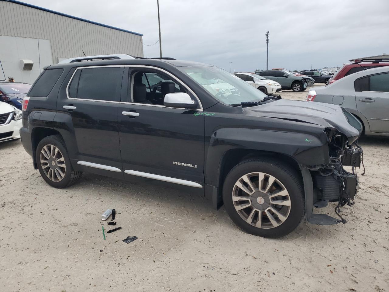 2016 GMC Terrain - Image 4