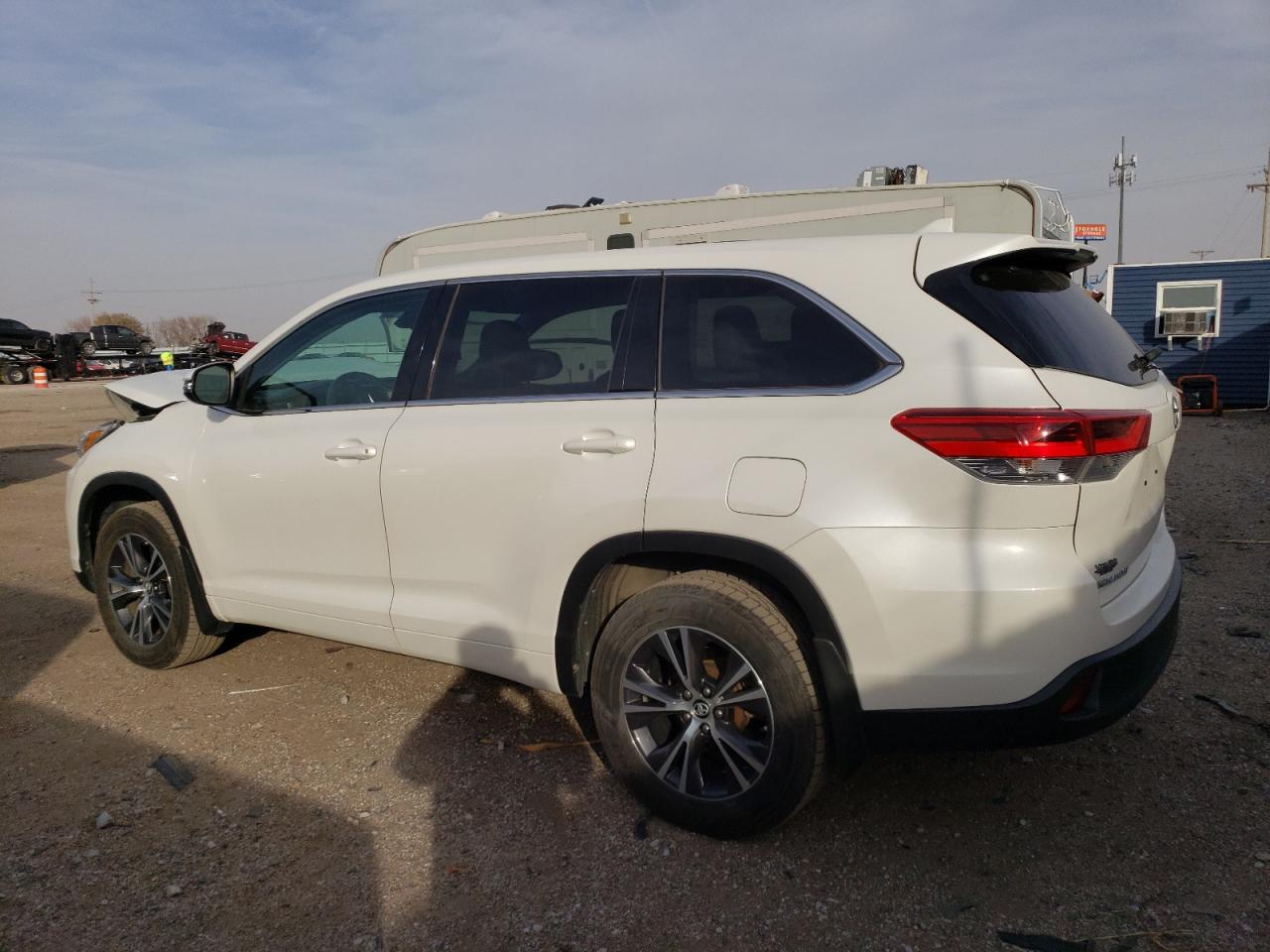 2018 Toyota Highlander - Image 2