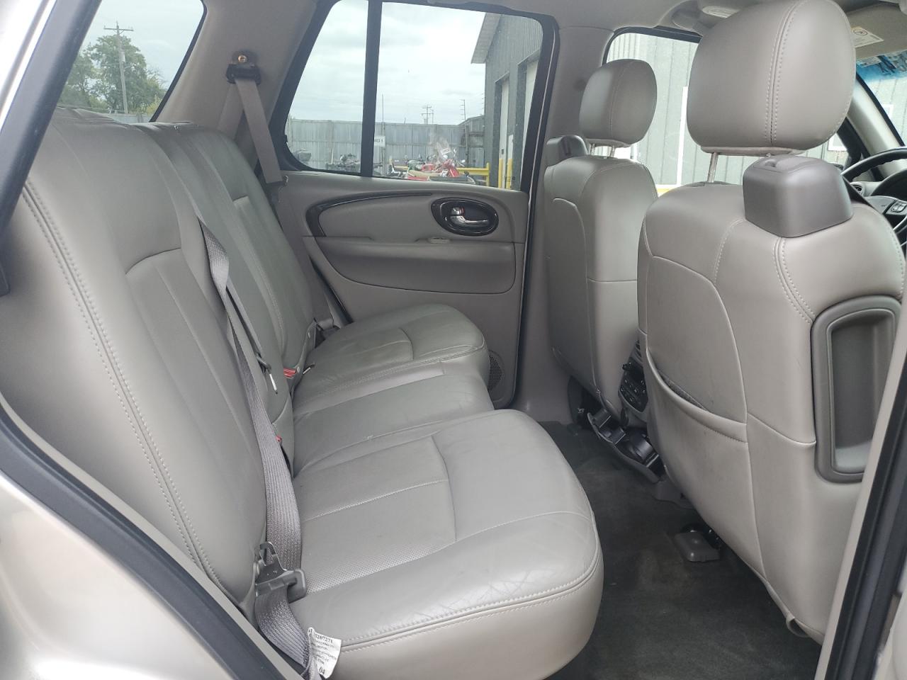 2004 Buick Rainer - Image 11