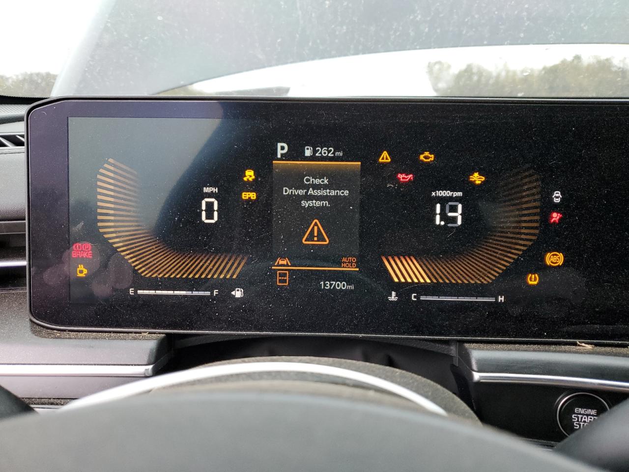 2025 Kia K5 - Image 9