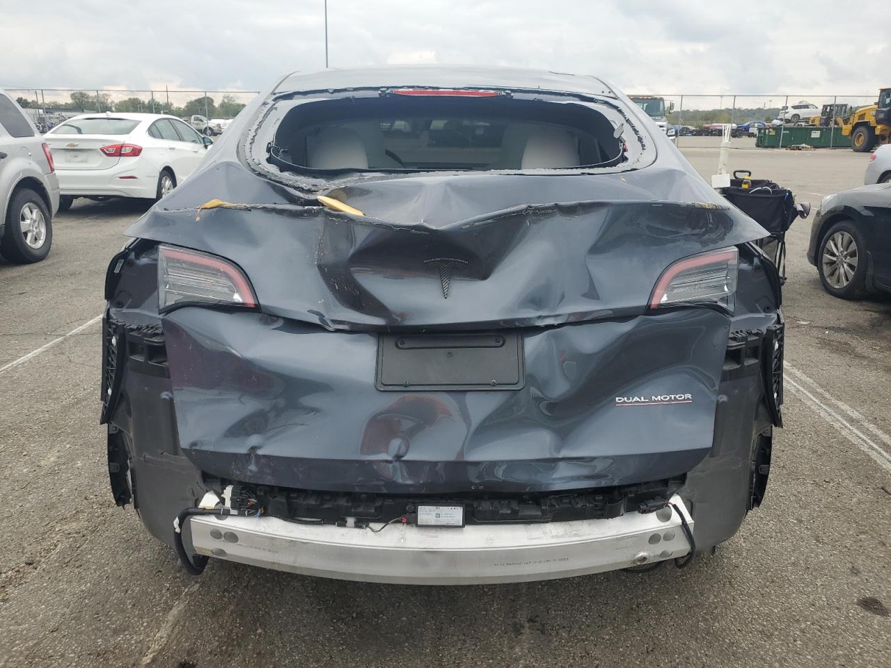 7SAYGDEF4PF749482 2023 Tesla Model Y