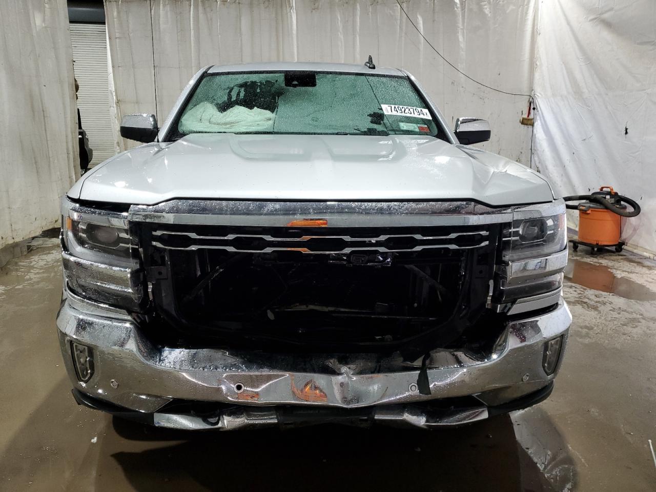 2018 Chevrolet Silverado - Image 5