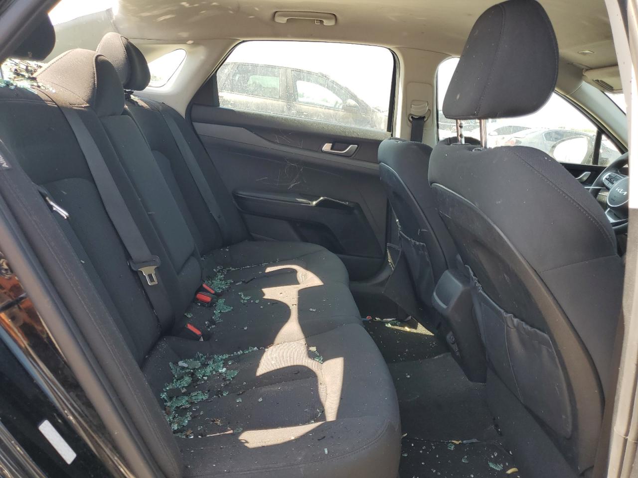 2022 Kia K5 - Image 10