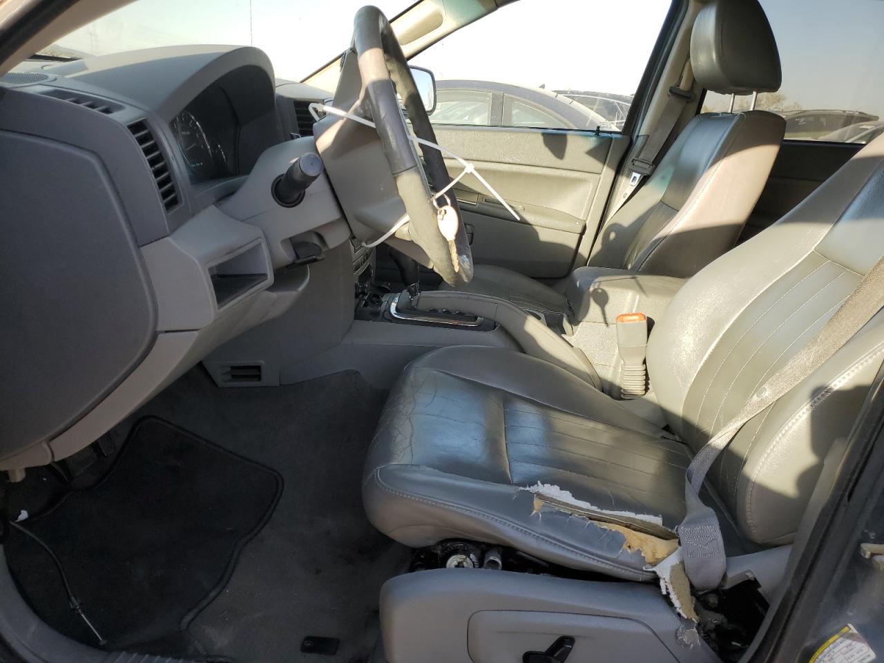 2007 Jeep Grand Cherokee - Image 7