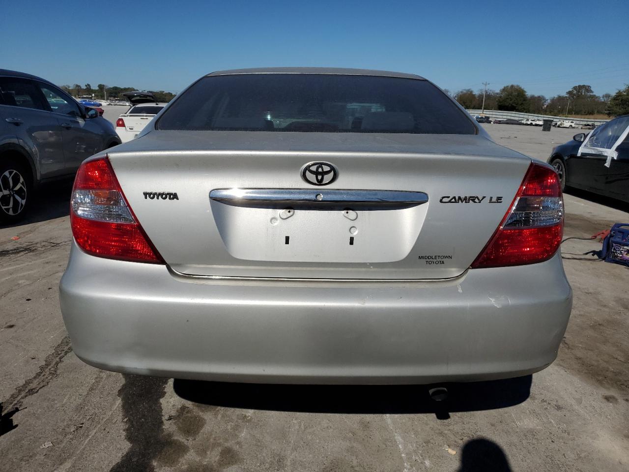 2002 Toyota Camry Le VIN: 4T1BE32K42U505427 Lot: 76522274