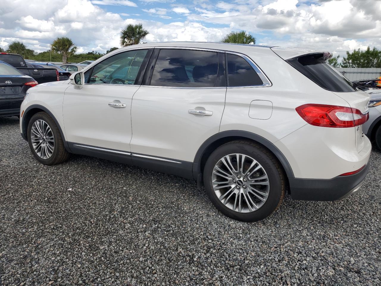 2016 Lincoln MKX - Image 2