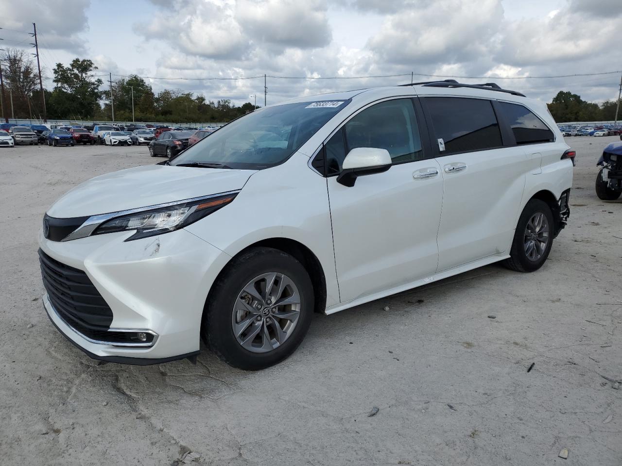 5TDYRKEC2NS134018 2022 Toyota Sienna Xle