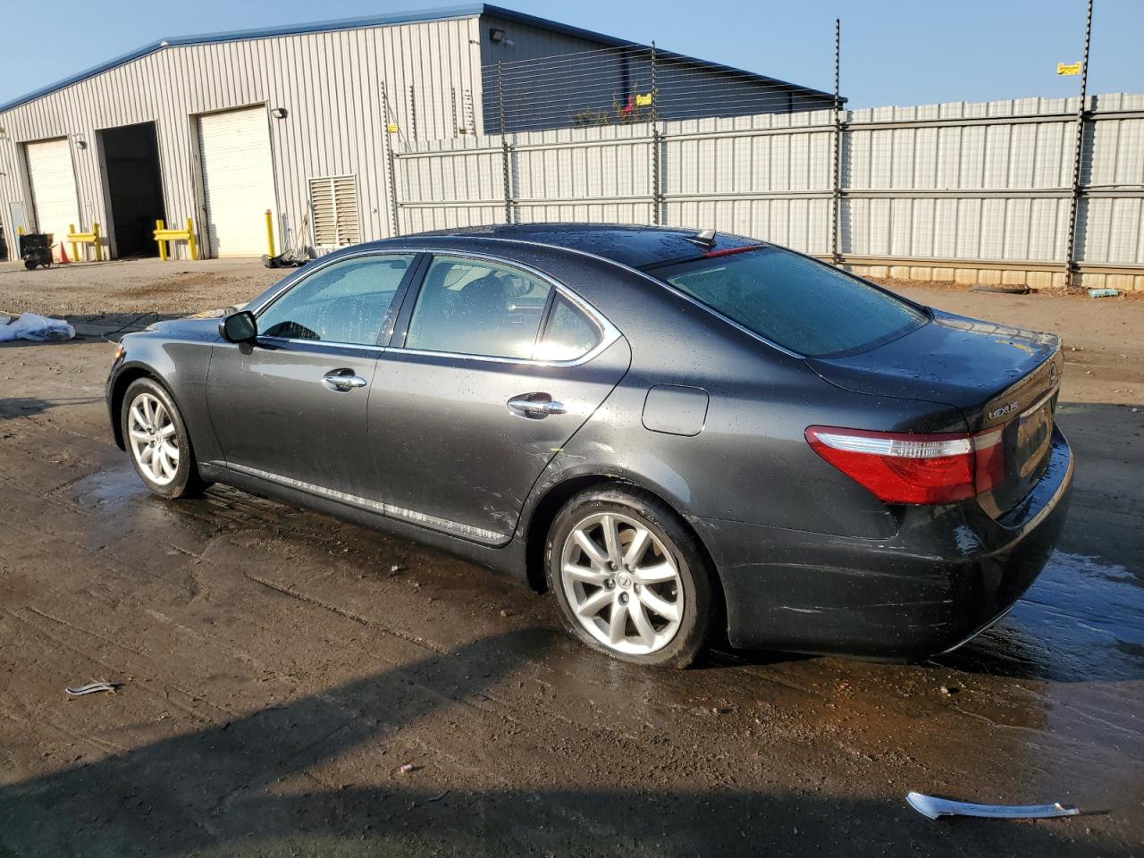 2009 Lexus LS - Image 2
