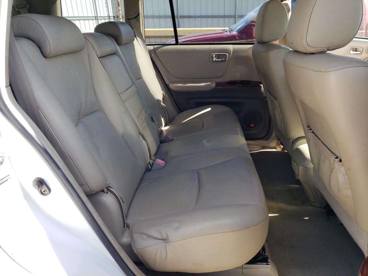 2004 Toyota Highlander - Image 11