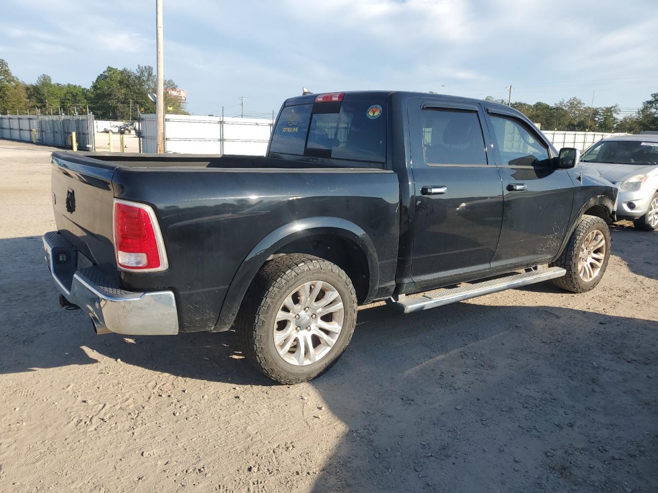 2014 RAM 1500 - Image 3