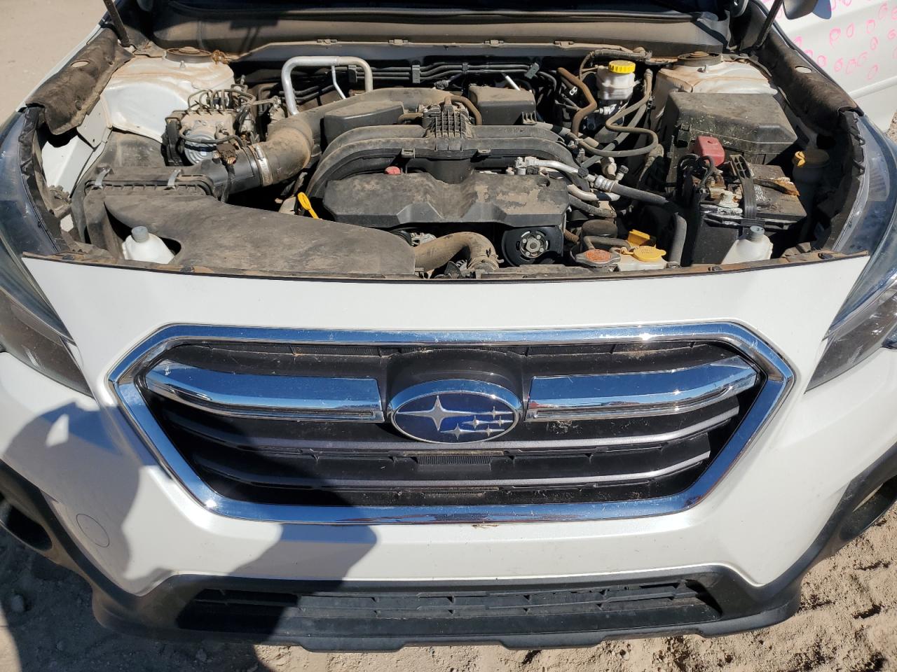 2018 Subaru Outback Touring VIN: 4S4BSATC0J3218997 Lot: 76845354