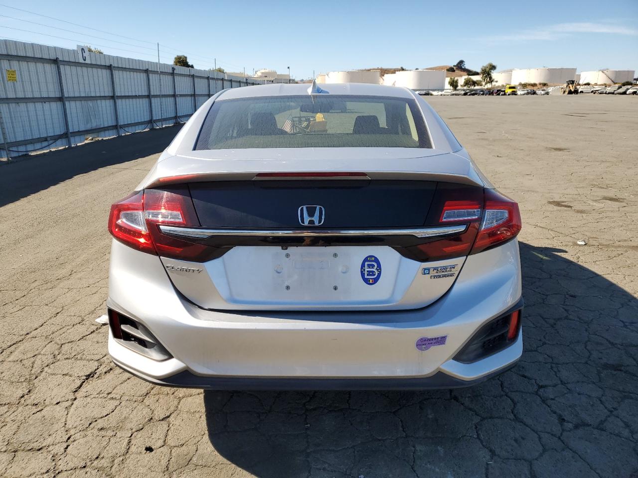 2018 Honda Clarity Touring VIN: JHMZC5F33JC001784 Lot: 77153664