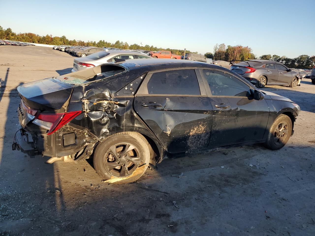 2021 Hyundai Elantra - Image 3