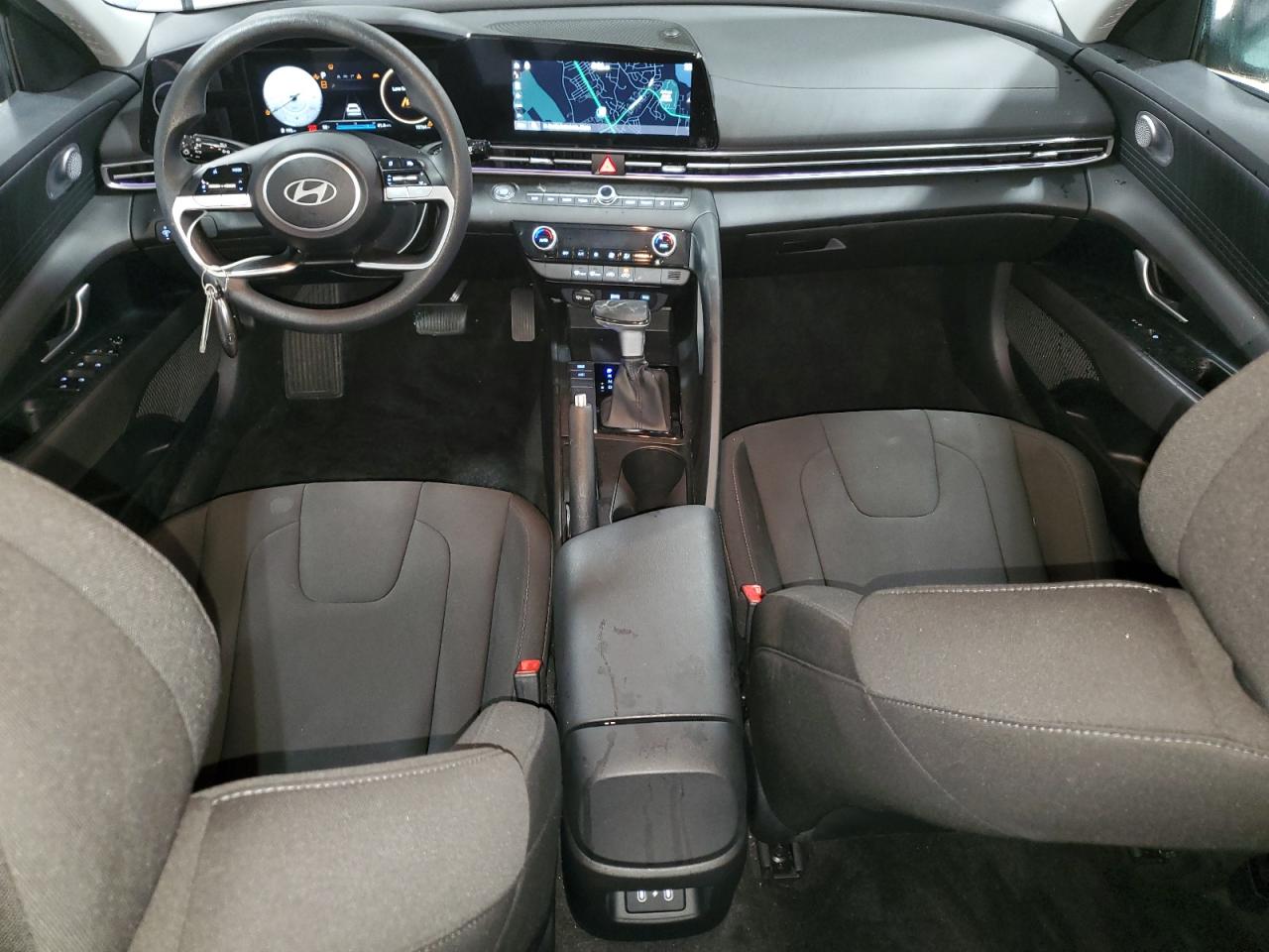 2024 Hyundai Elantra - Image 8