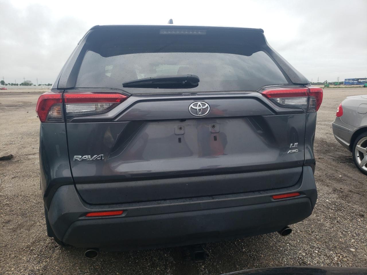 JTMF1RFV7KD501140 2019 Toyota Rav4 Le