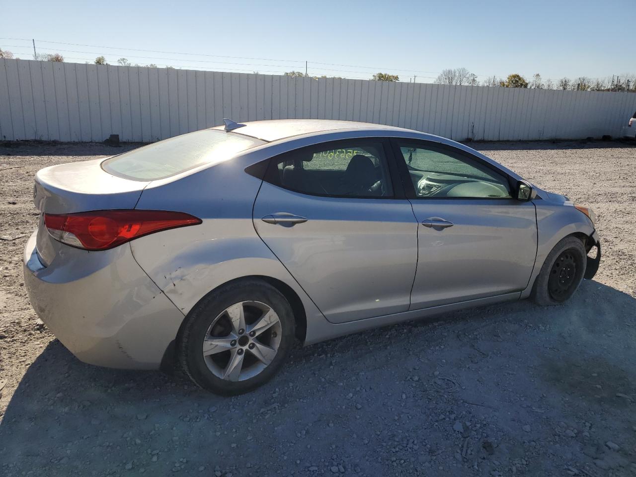 2013 Hyundai Elantra - Image 3
