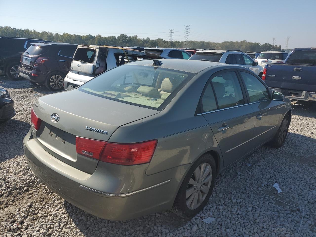 2009 Hyundai Sonata - Image 3