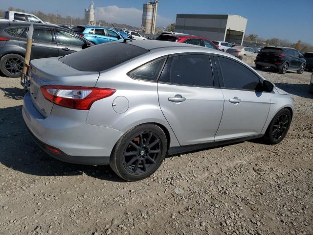 Sedans FORD FOCUS 2014 Silver