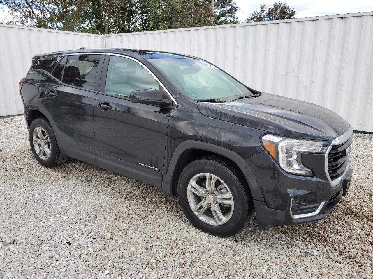 2022 GMC Terrain - Image 4