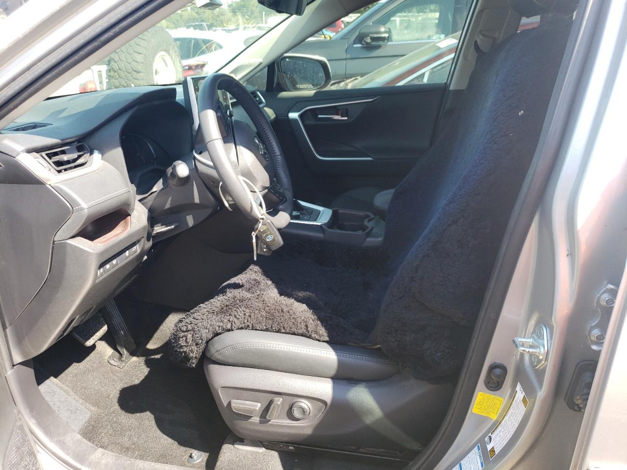 2020 Toyota RAV 4 - Image 7