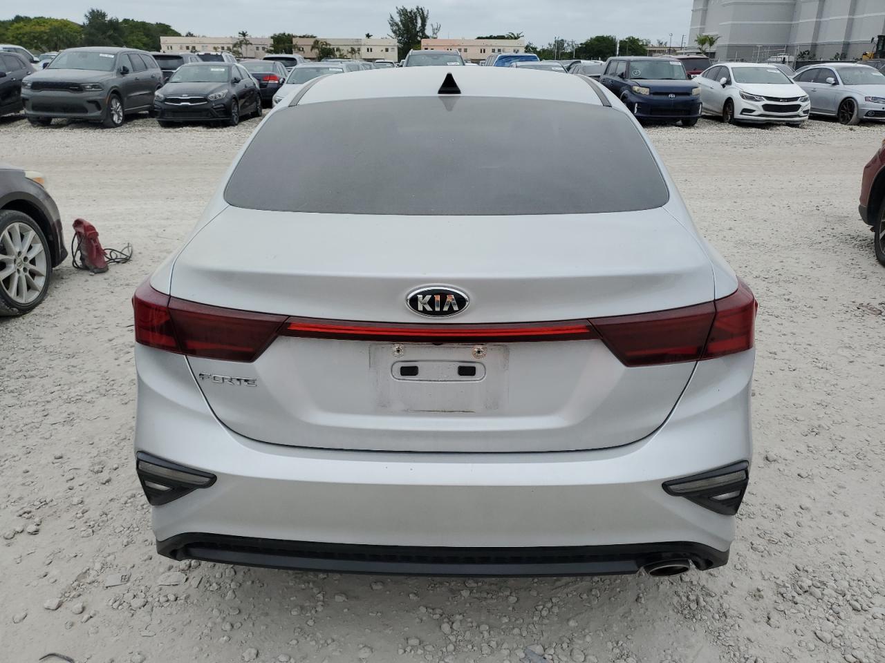 2021 Kia Forte - Image 5