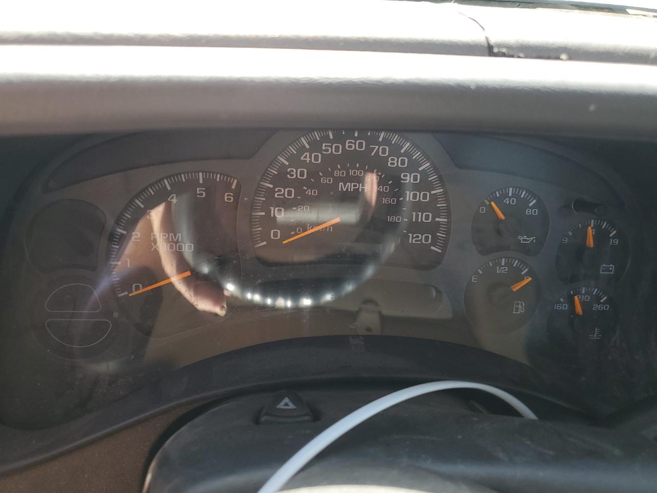 2004 Chevrolet Silverado - Image 9