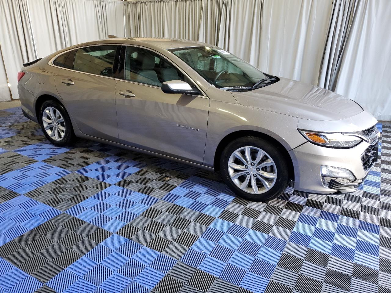 2023 Chevrolet Malibu - Image 4