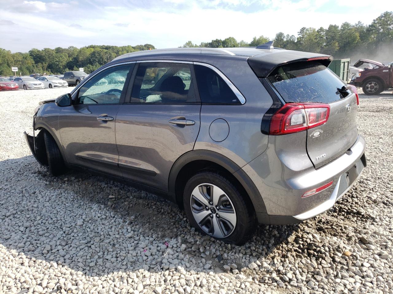 KNDCB3LC5J5170650 2018 KIA NIRO - Image 2