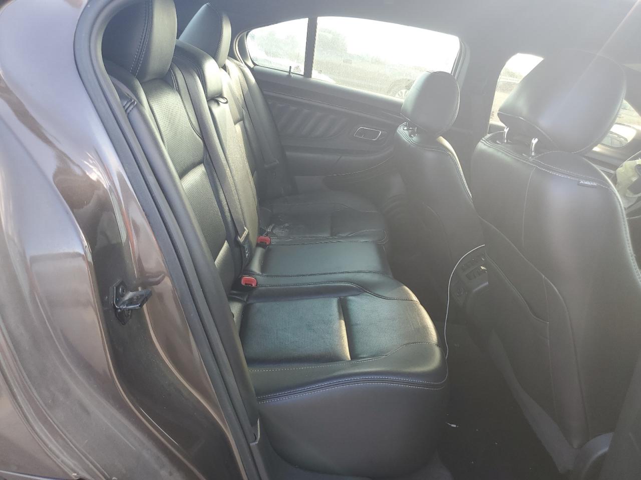 2016 Ford Taurus - Image 10