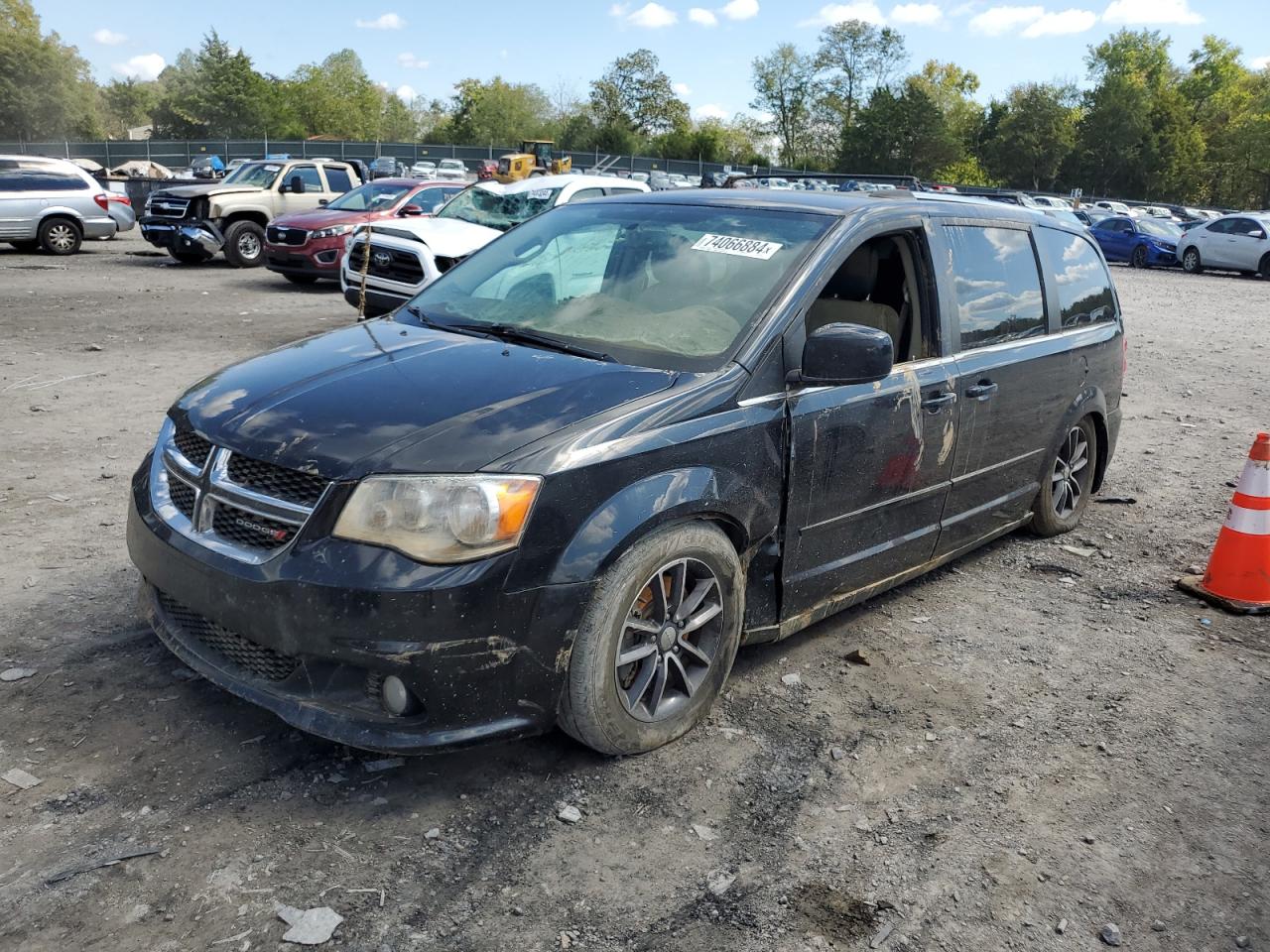 2C4RDGCG4HR624687 2017 Dodge Grand Caravan Sxt