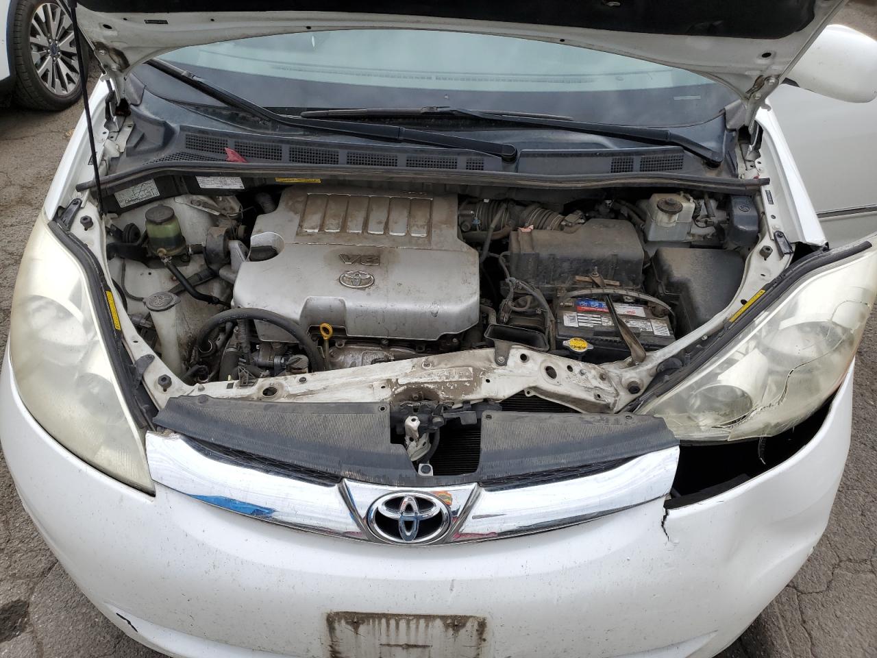 5TDYK4CC3AS312631 2010 Toyota Sienna Xle