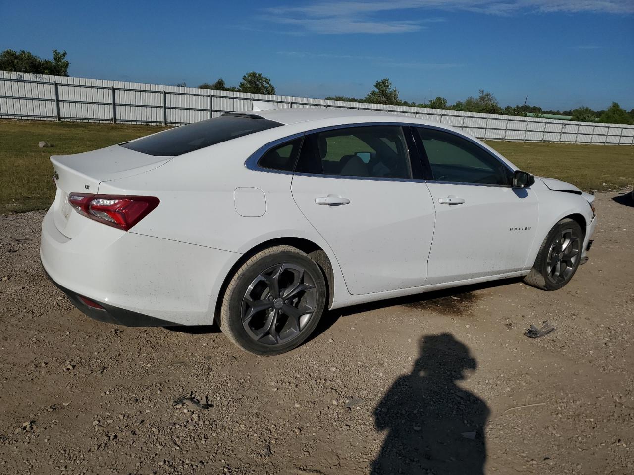 2021 Chevrolet Malibu - Image 3
