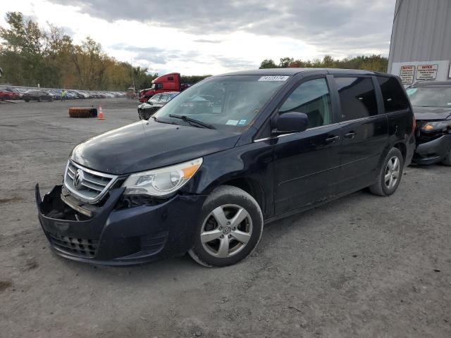 2010 Volkswagen Routan Se