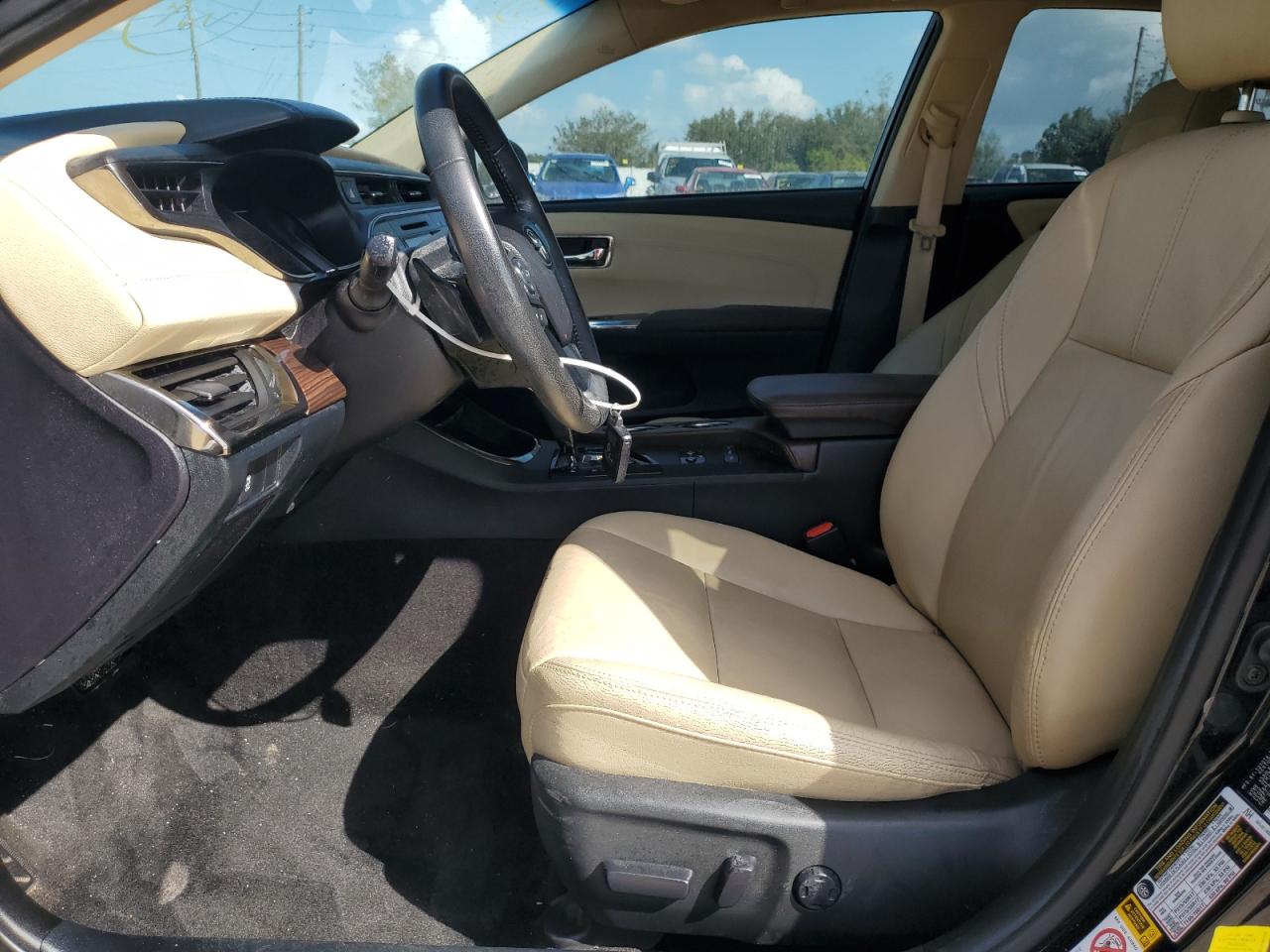 2015 Toyota Avalon - Image 7