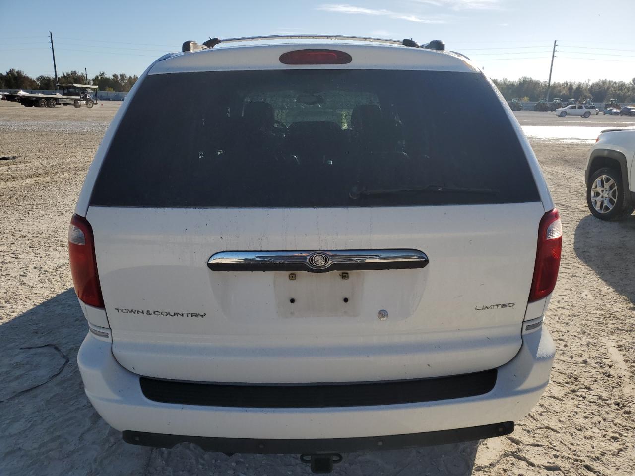 2005 Chrysler Town & Country Limited VIN: 2C8GP64L65R115988 Lot: 77434804