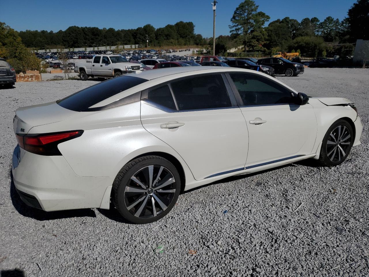 2020 Nissan Altima - Image 3