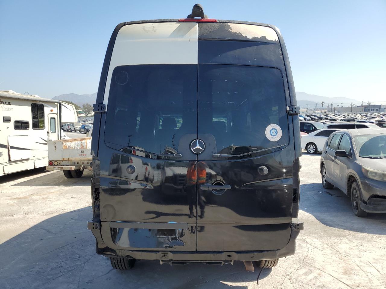 8BRPE7CD2JE153585 2018 Mercedes-Benz Sprinter 2500