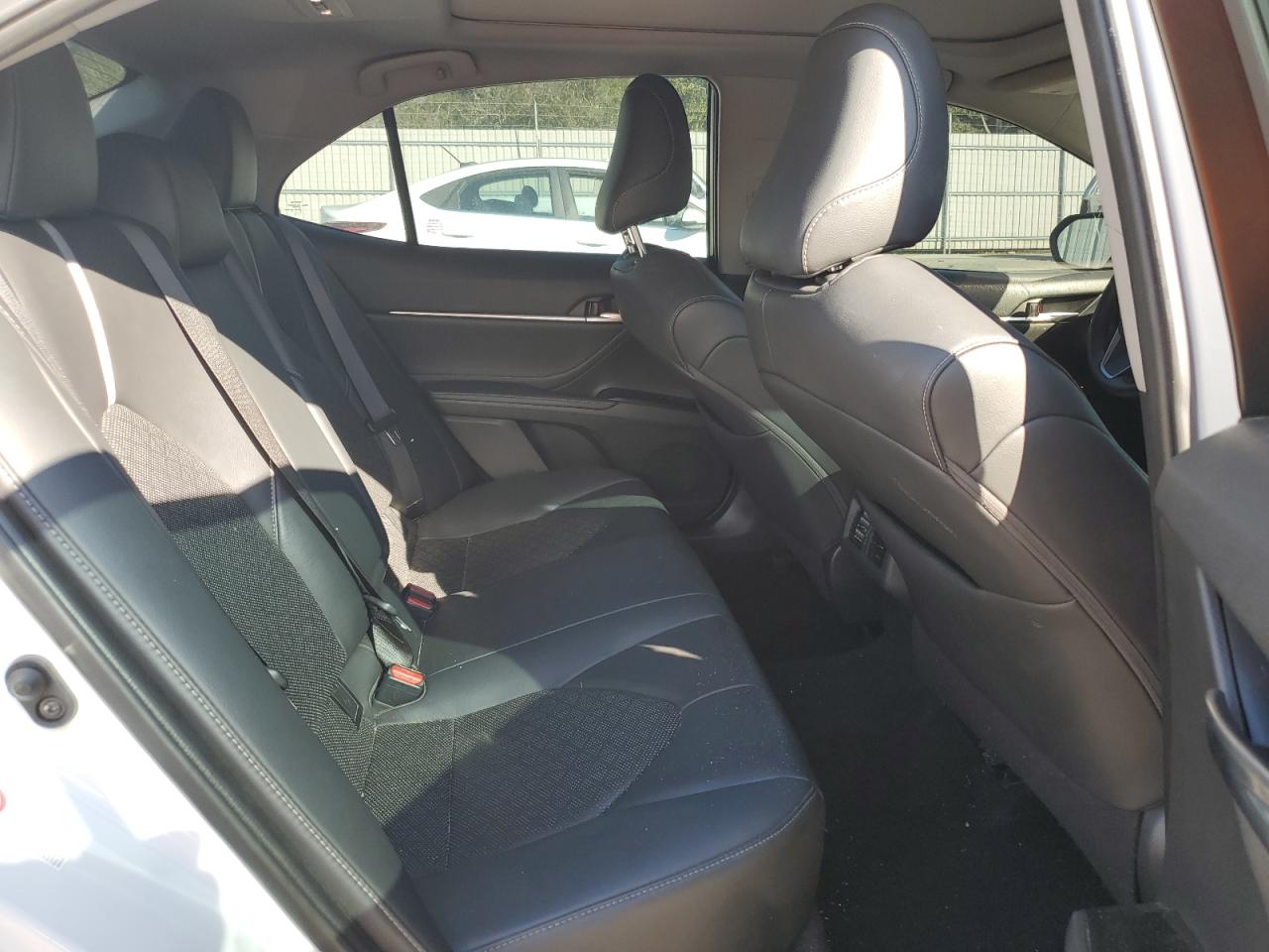2017 Toyota Camry - Image 11