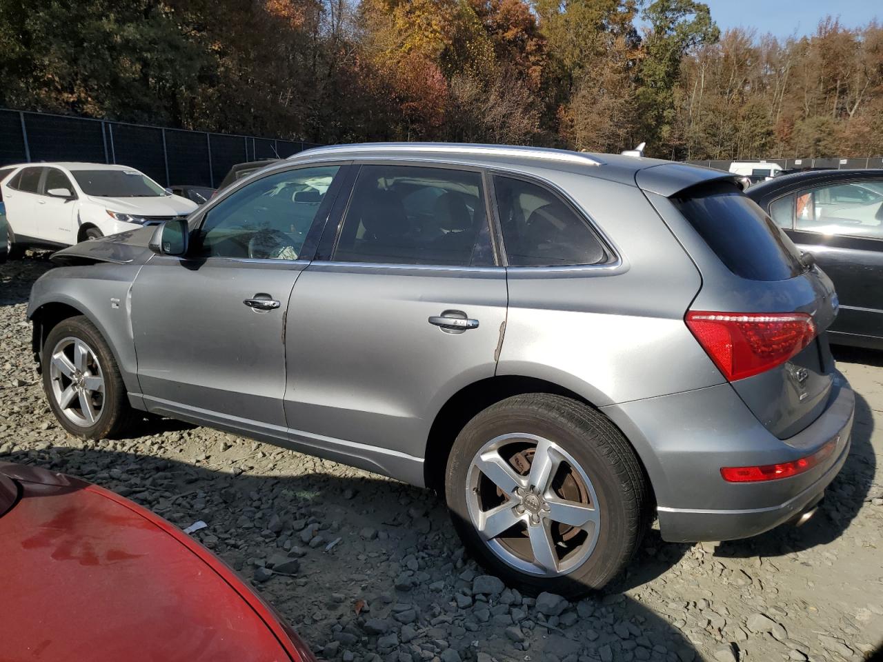 2010 Audi Q5 - Image 2