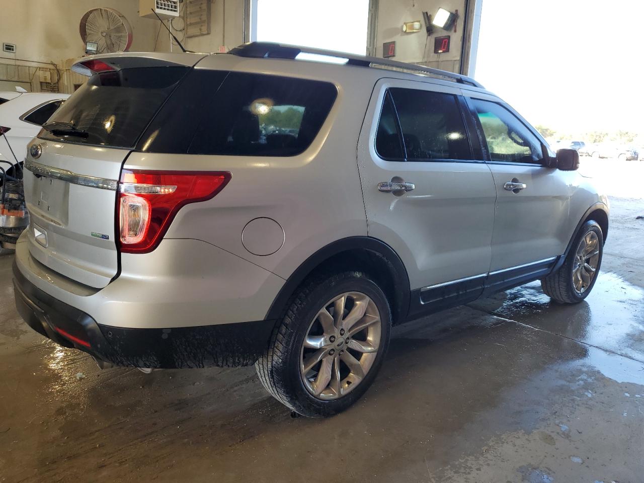 2015 Ford Explorer - Image 3