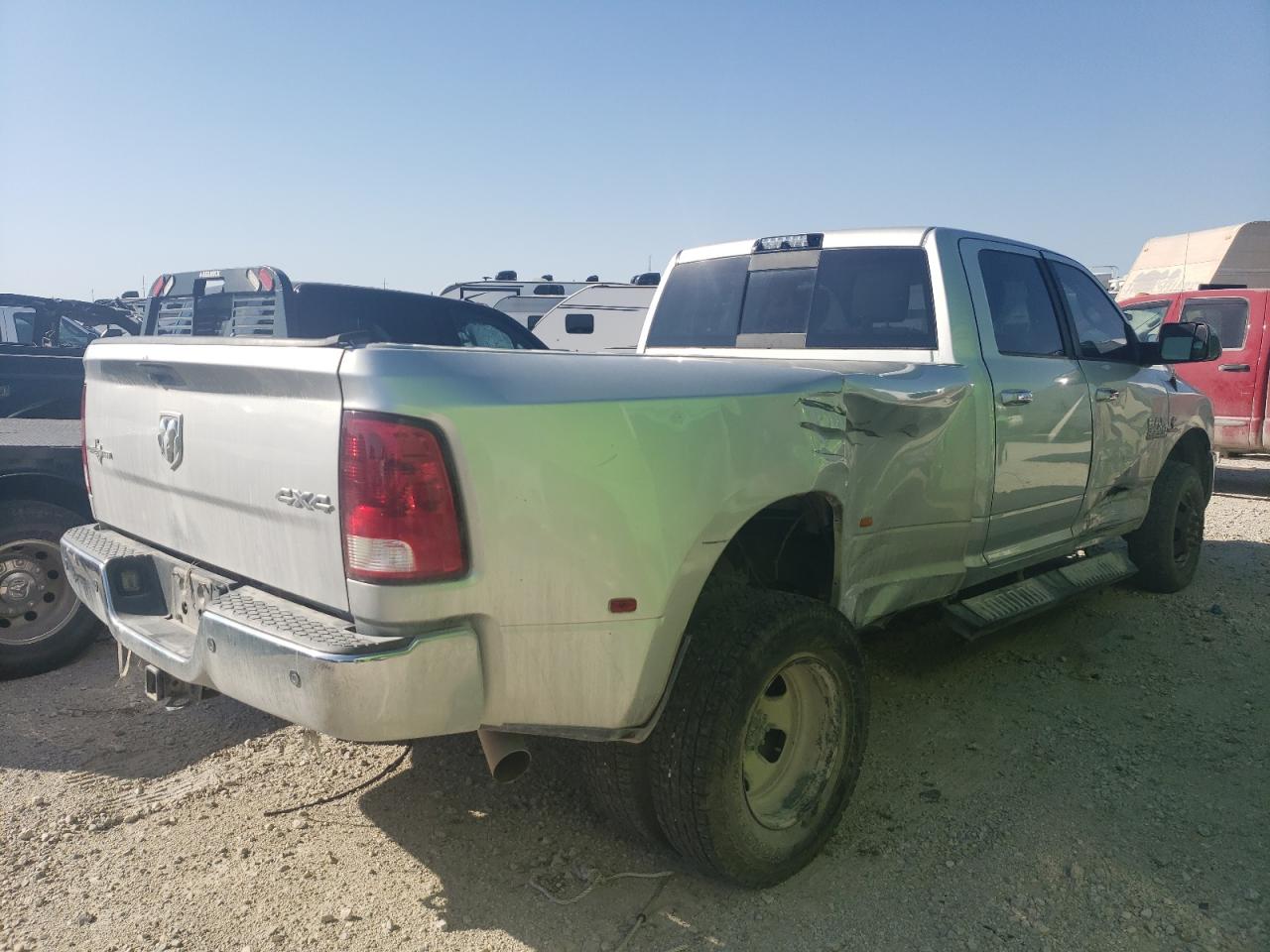2017 RAM 3500 - Image 3