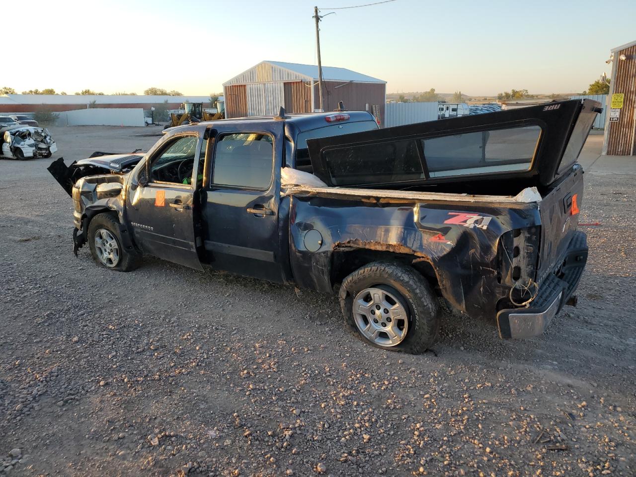 2007 Chevrolet Silverado - Image 2