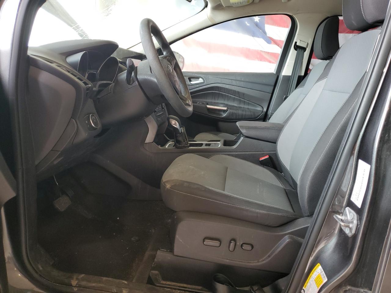 1FMCU9GD0JUB23057 2018 Ford Escape Se