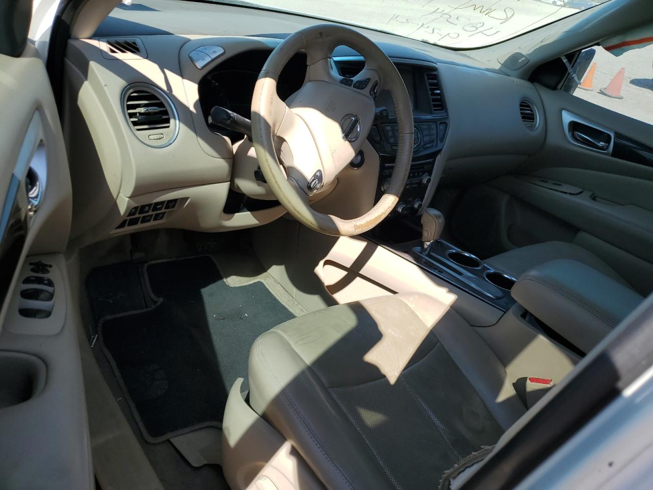 2014 Nissan Pathfinder - Image 8