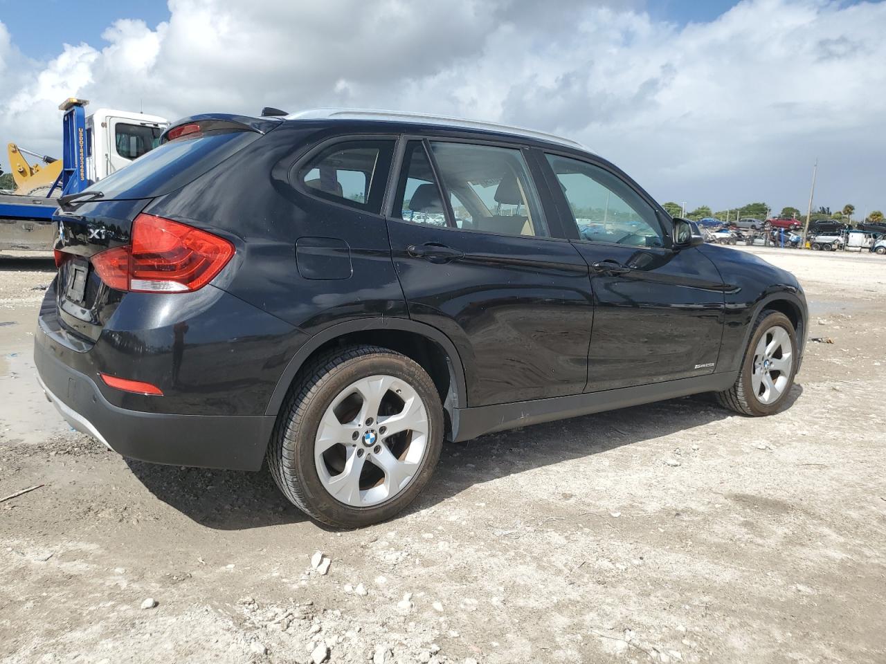 2015 BMW X1 - Image 3