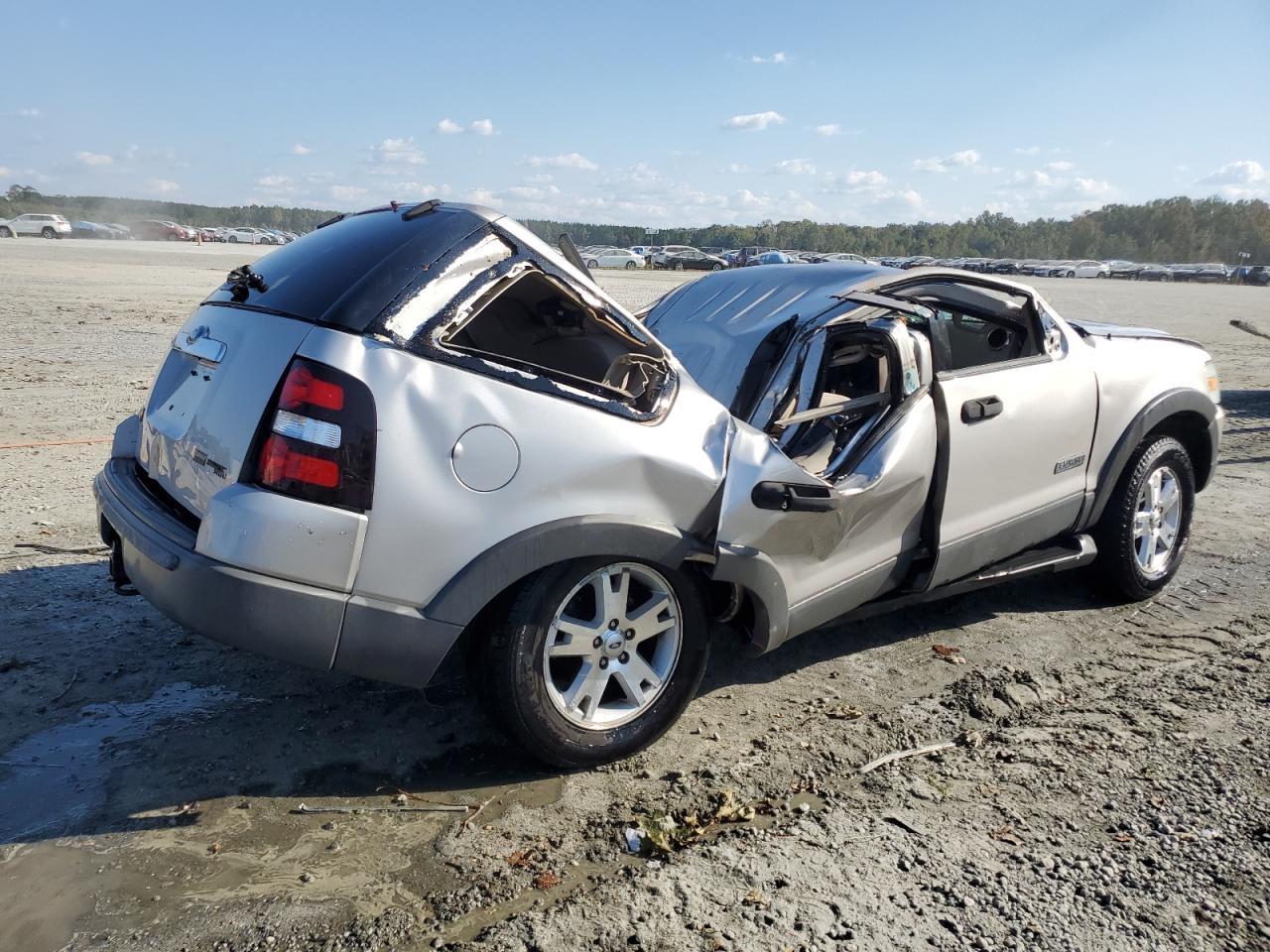 2006 Ford Explorer - Image 3