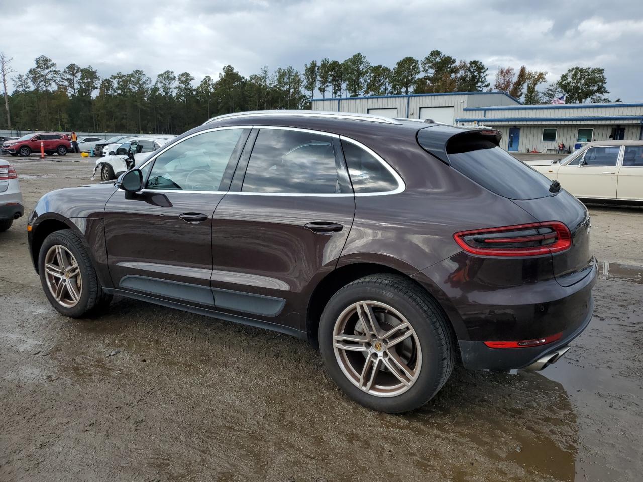 2016 Porsche Macan - Image 2