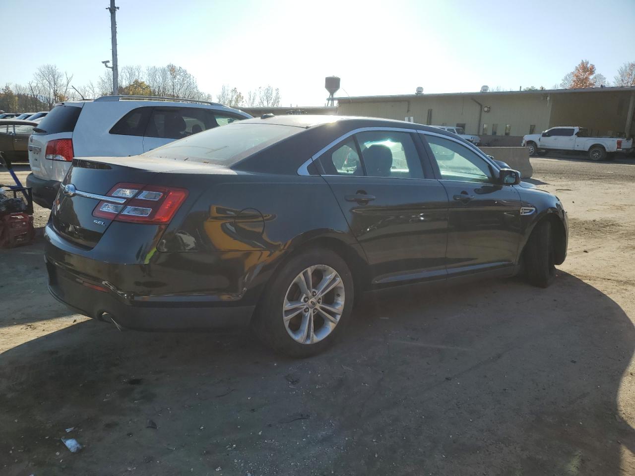 2015 Ford Taurus - Image 3
