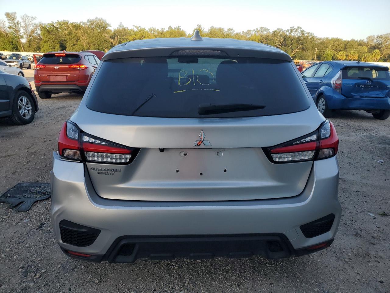 2021 Mitsubishi Outlander - Image 6